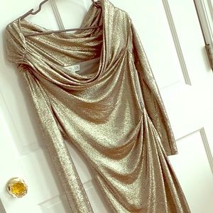 Dress off the shoulder.